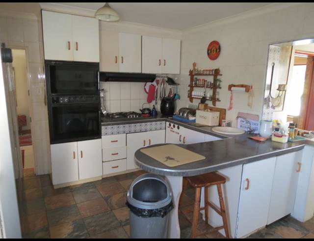 4 BEDROOM FREEHOLD FOR SALE IN PORT OWEN
